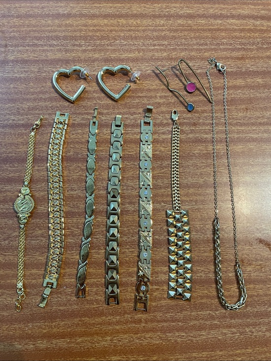 Jewelry - Gold fashion jewelry